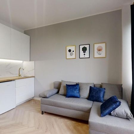 Grabowska 8 By Homeprime Warschau Buitenkant foto