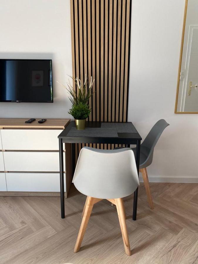 Grabowska 8 By Homeprime Warschau Buitenkant foto